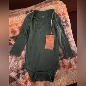 Kyte Baby Long sleeve Bodysuit in Emerald 12-18 months